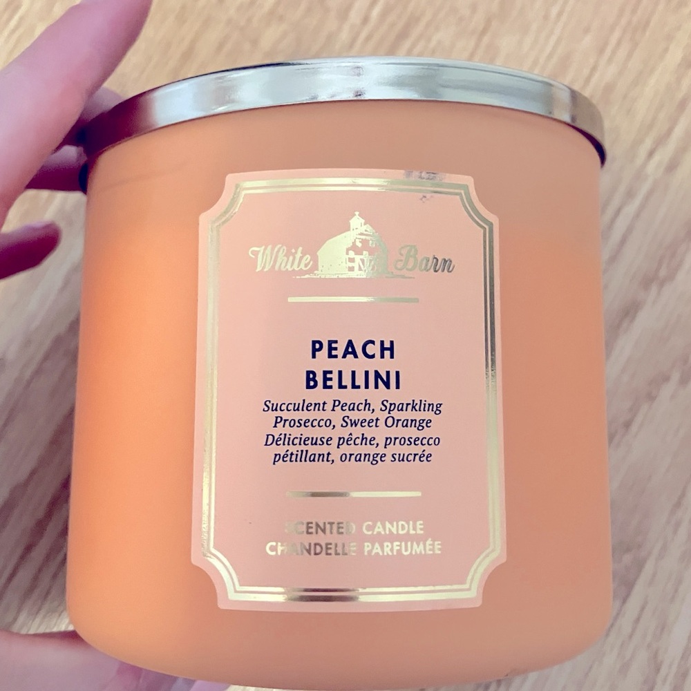 SOLD - White Barn/Bath and Body Works Peach Bellini Scented Candle